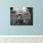 Löwe im Gras Leinwanddruck (Insitu (Holzboden))