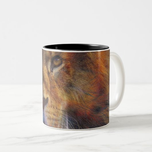 Löwe in der Gallery Two Tone Tasse (VorderseiteRechts)