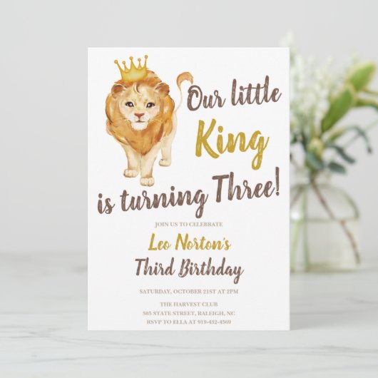 Löwe jedes Alter Geburtstag Einladung (Stehend Vorderseite)