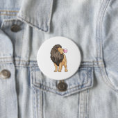 Löwe kaut Kaugummi Button (Beispiel)