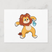 Löwe mit Fisch Postkarte (Vorderseite)