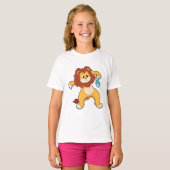 Löwe mit Fisch T-Shirt (Vorne ganz)