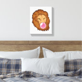 Löwe mit Kaugummi Leinwanddruck (Insitu (Schlafzimmer))
