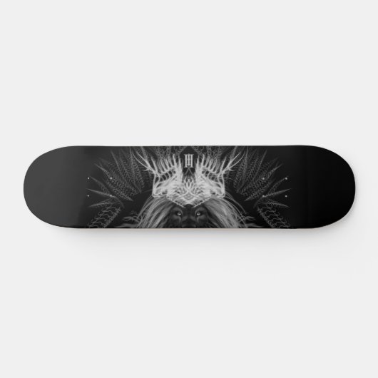Löwe mit Kronenmonogramm Schwarz Skateboard (Horizontal)