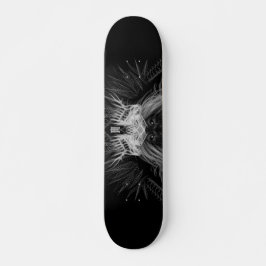 Löwe mit Kronenmonogramm Schwarz Skateboard