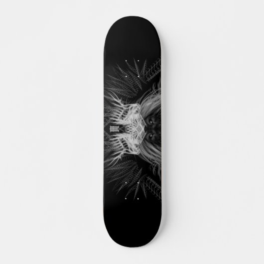 Löwe mit Kronenmonogramm Schwarz Skateboard (Vorne)