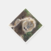 Löwe sitzt auf den Felsen Serviette (Ecke)