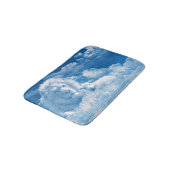 Löwe und Lamm in den Wolken Badematte (Schrägansicht)