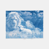 Löwe und Lamm in den Wolken Fleecedecke (Vorderseite (Horizontal))