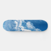 Löwe und Lamm in den Wolken Skateboard (Horizontal)