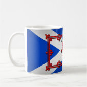 Löwe zügellos auf schottischer Flagge Kaffeetasse (Links)
