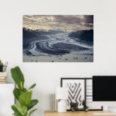 Lowell Glacier flows into the Alsek River in Poster (Heimbüro)