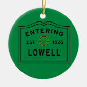 Lowell, MA Holiday Wreath Keramik Ornament (Vorne)