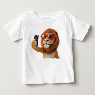Löwen Charakter mit Herz Sonnenbrille und Cra lust Baby T-shirt