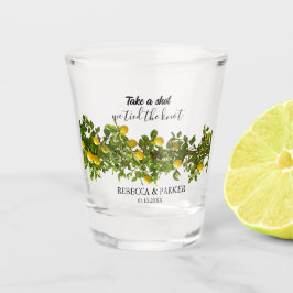 Löwen Hochzeit erschießen Wir tippen den Knoten Schnapsglas