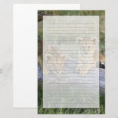 Löwenjunge auf Baumstamm Briefpapier (Vorne/Hinten)