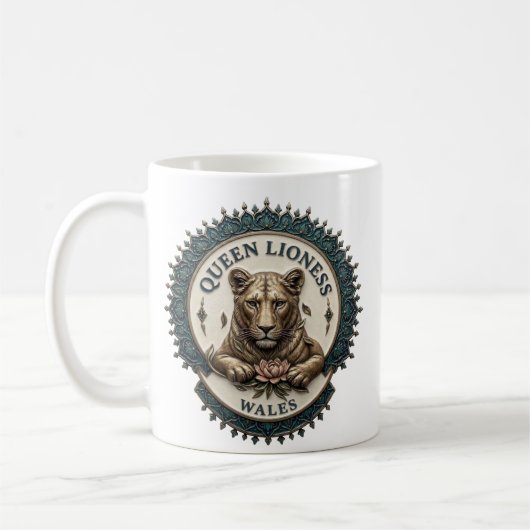 Löwenkönigin. Wales Kaffeetasse (Links)