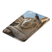 Löwenstatue vor der historischen Kirche Magnet (Linke Seite)