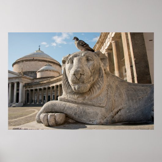 Löwenstatue vor historischer Kirche Poster (Vorne)