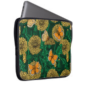 Löwenwiese auf dunkelgrün laptopschutzhülle (Vorne Rechts)