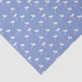 Löwenzahn-Samen, die auf Blau schwimmen Seidenpapier (Ausschnitt)