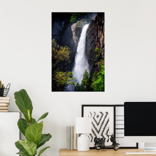 Lower Yosemite Falls Cascading Poster (Heimbüro)