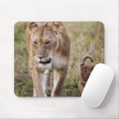 Löwin mit Jungtier Mousepad (Mit Mouse)