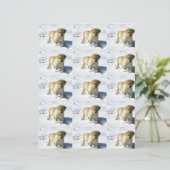 LR gelbe Labrador Welpe im Schnee (Stehend Vorderseite)