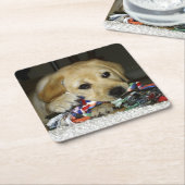 LR gelbe Labrador Welpe mit Spielzeug Rechteckiger Pappuntersetzer (angewinkelt)