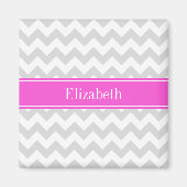 Lt Grau weiß Zickzack Hot Pink Name Monogramm Magnet (Vorne)