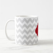 Lt Gray WhZickzack Cranberry Quatrefolienmonogramm Kaffeetasse (Links)