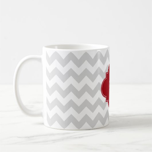 Lt Gray WhZickzack Cranberry Quatrefolienmonogramm Kaffeetasse (Links)
