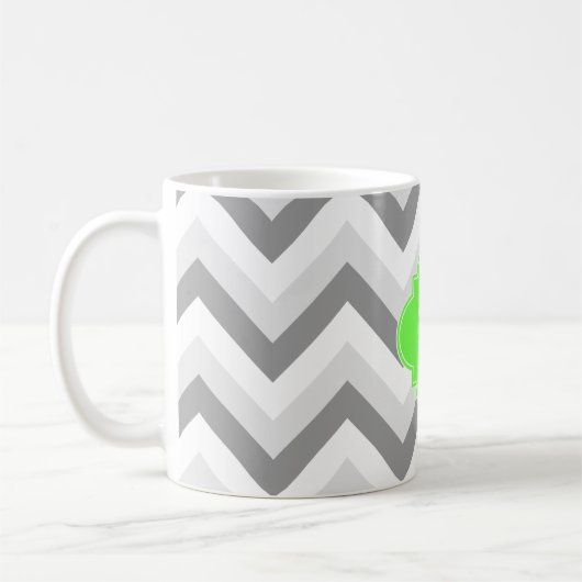 lt Zwei grauweiße Zickzack Quatrefolien-Monogramm Kaffeetasse (Links)