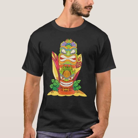 Luau Party Surfboard Polynesische Statue Tiki Mask T-Shirt (Vorderseite)