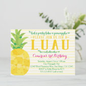 Luau Party wie Ananas zum Geburtstag Einladung (Stehend Vorderseite)
