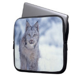 Luchs im Schnee im Vorland Laptopschutzhülle (Vorderseite Links)