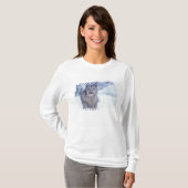 Luchs im Schnee im Vorland T-Shirt (Vorne ganz)