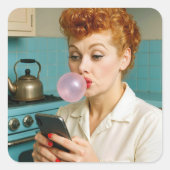 Lucille Ball Simste auf einem Handy Quadratischer Aufkleber (Vorderseite)