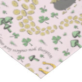 Luck & Joy Coins & Green Kleeblatts St Patricks Da Tischdecke (Schrägansicht)