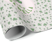 Lucky Baby Pink und Green St Paddys Geschenkpapier (Rolleneckpunkt)