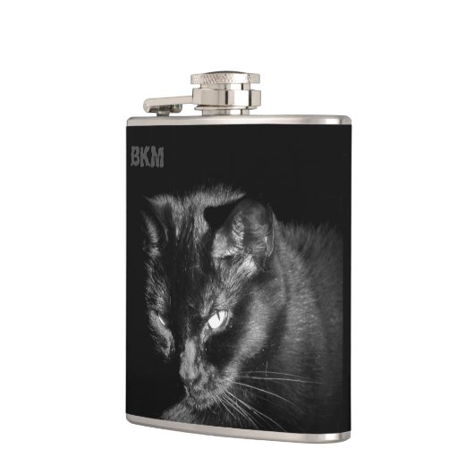 Lucky Black Cat Will einen Nip Flachmann (Links)