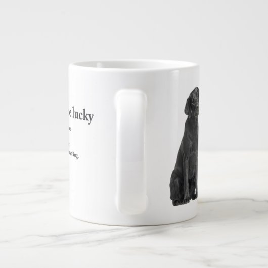 Lucky Black Lab Jumbo-Tasse (Rückseite)