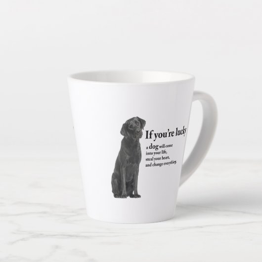 Lucky Black Lab Latte Tasse (Rechte Ecke)