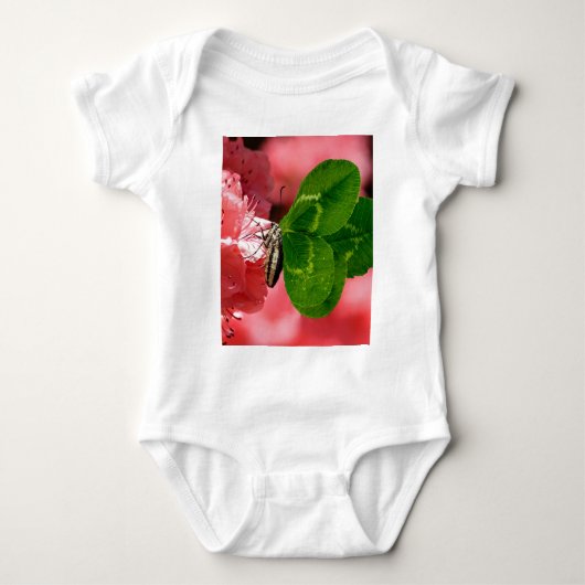 Lucky Butterfly Baby Strampler (Vorderseite)
