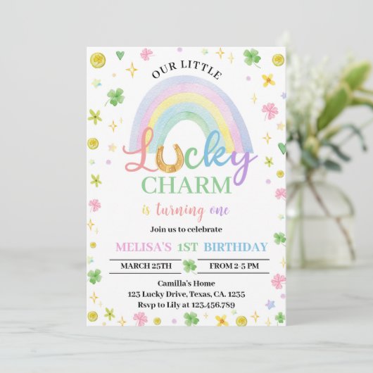 Lucky Charm Rainbow Kleeblatt Einladung zum Geburt (Stehend Vorderseite)
