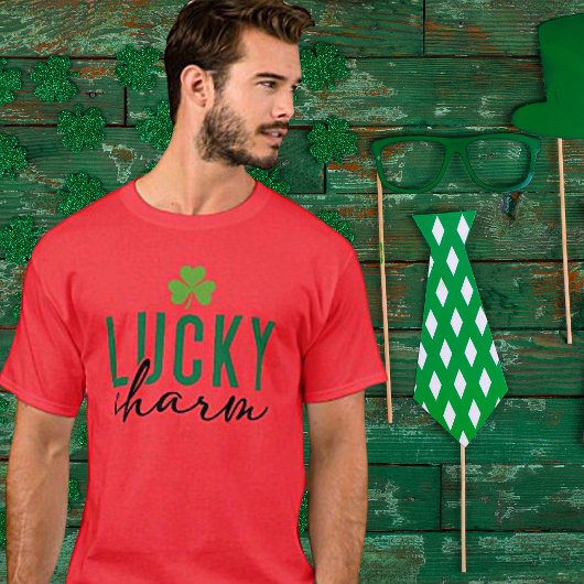 Lucky Charm und Kleeblatt Unisex T - Shirt