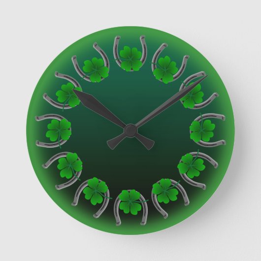 Lucky Clock St. Patrick's Lucky Charm Wall Clock Runde Wanduhr (Vorderseite)