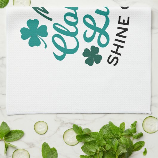 Lucky Clover Charm - Mai der Clover's Luck Shine Geschirrtuch (Gefaltet)