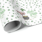 Lucky Flamingo Green Shamrock Geschenkpapier (Rolleneckpunkt)