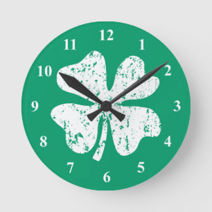 Lucky four leaf clover St Patrick's Day clock Runde Wanduhr
